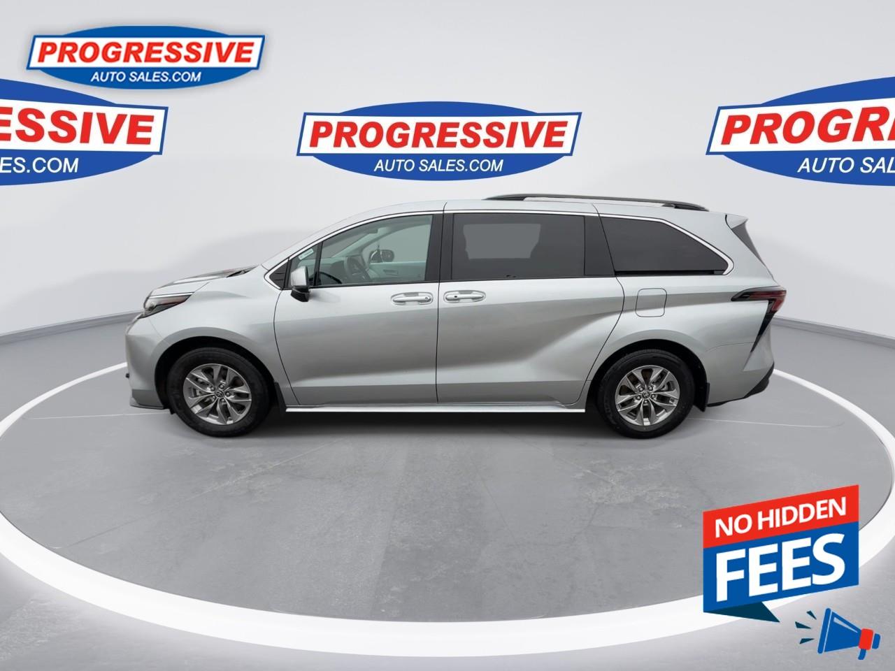 2025 Toyota Sienna LE 8-Passenger Photo