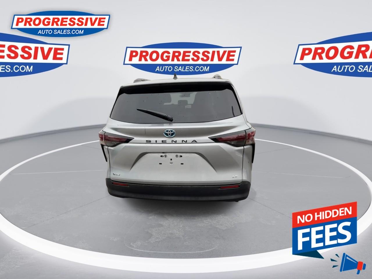 2025 Toyota Sienna LE 8-Passenger Photo