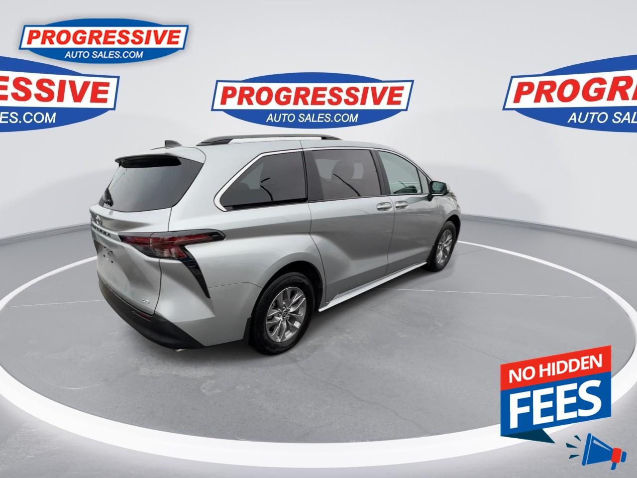 2025 Toyota Sienna LE 8-Passenger Photo