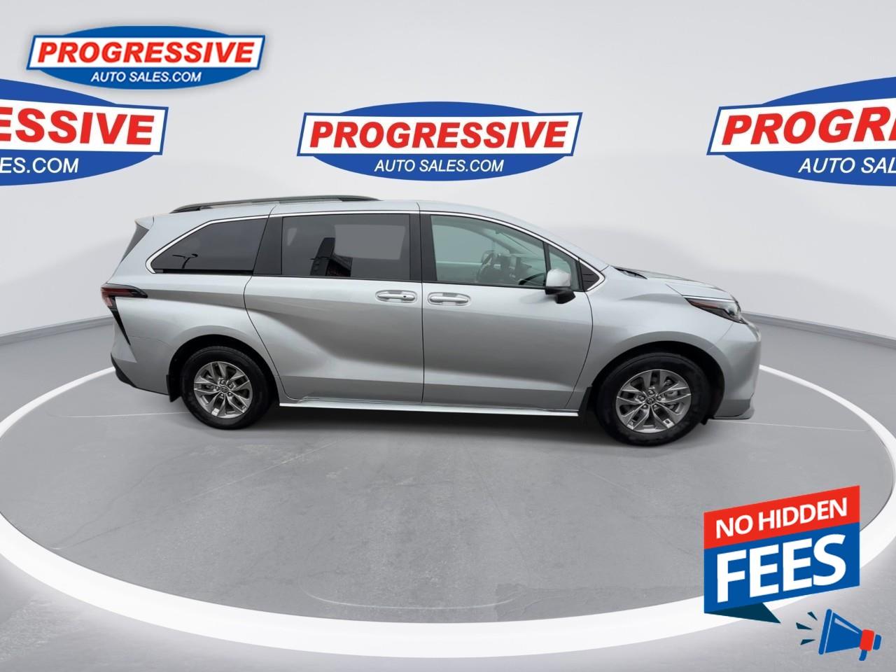 2025 Toyota Sienna LE 8-Passenger Photo