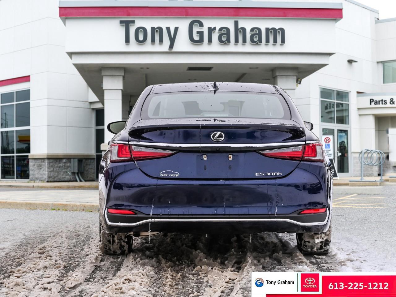 2024 Lexus ES 300 h Photo3