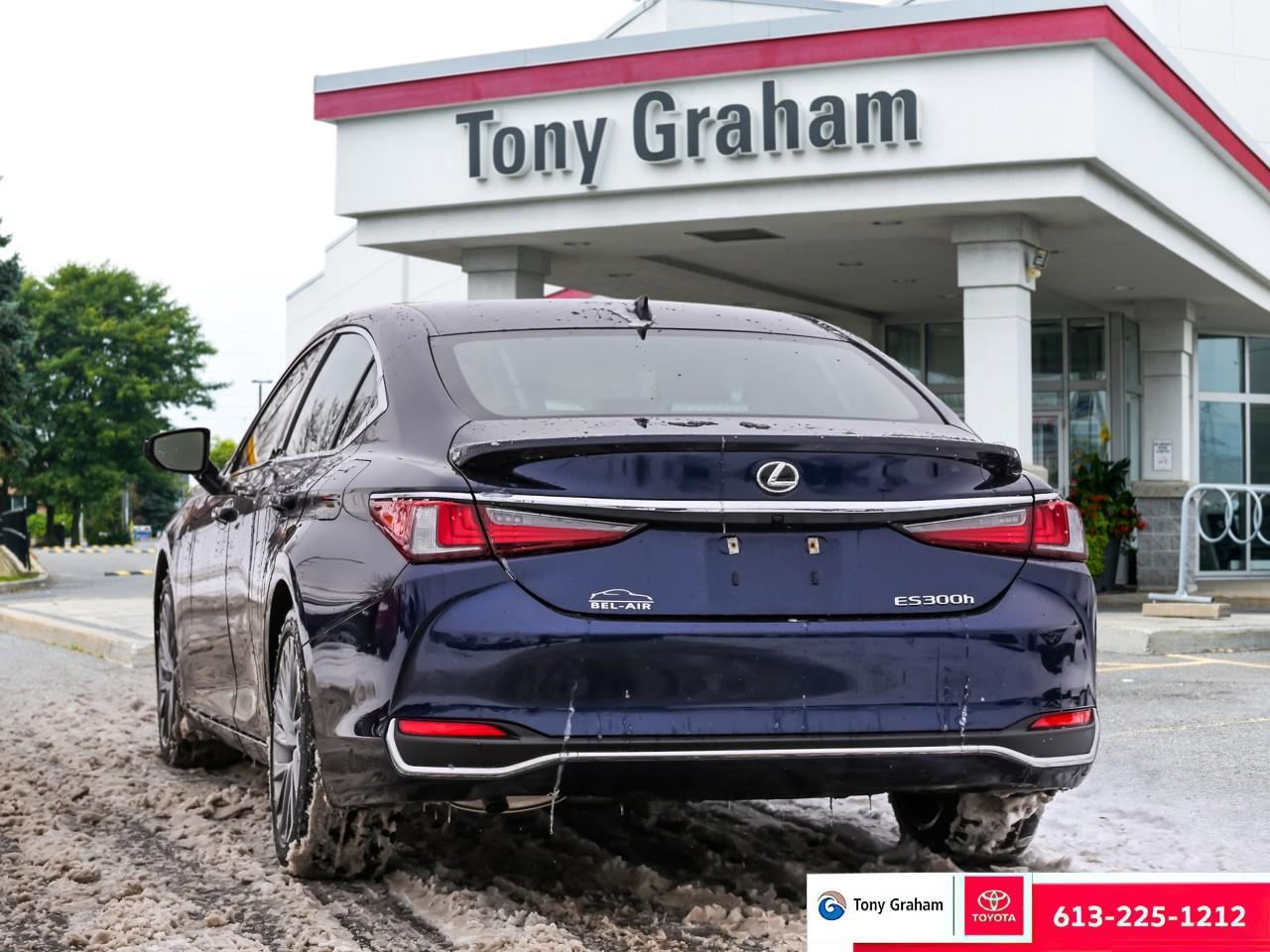 2024 Lexus ES 300 h Photo
