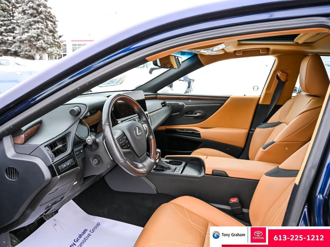 2024 Lexus ES 300 h Photo