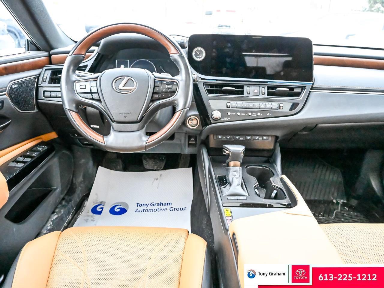 2024 Lexus ES 300 h Photo