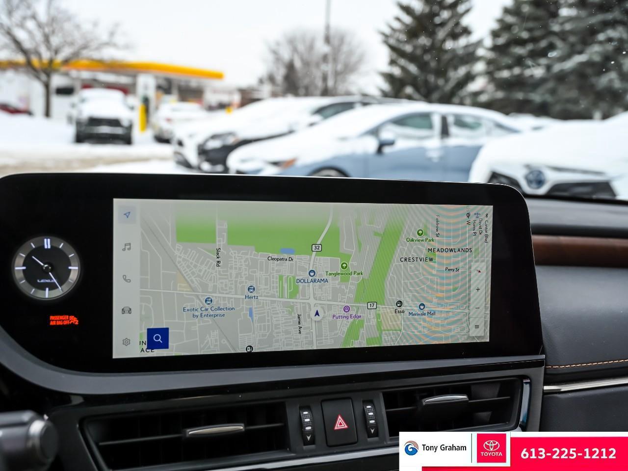 2024 Lexus ES 300 h Photo