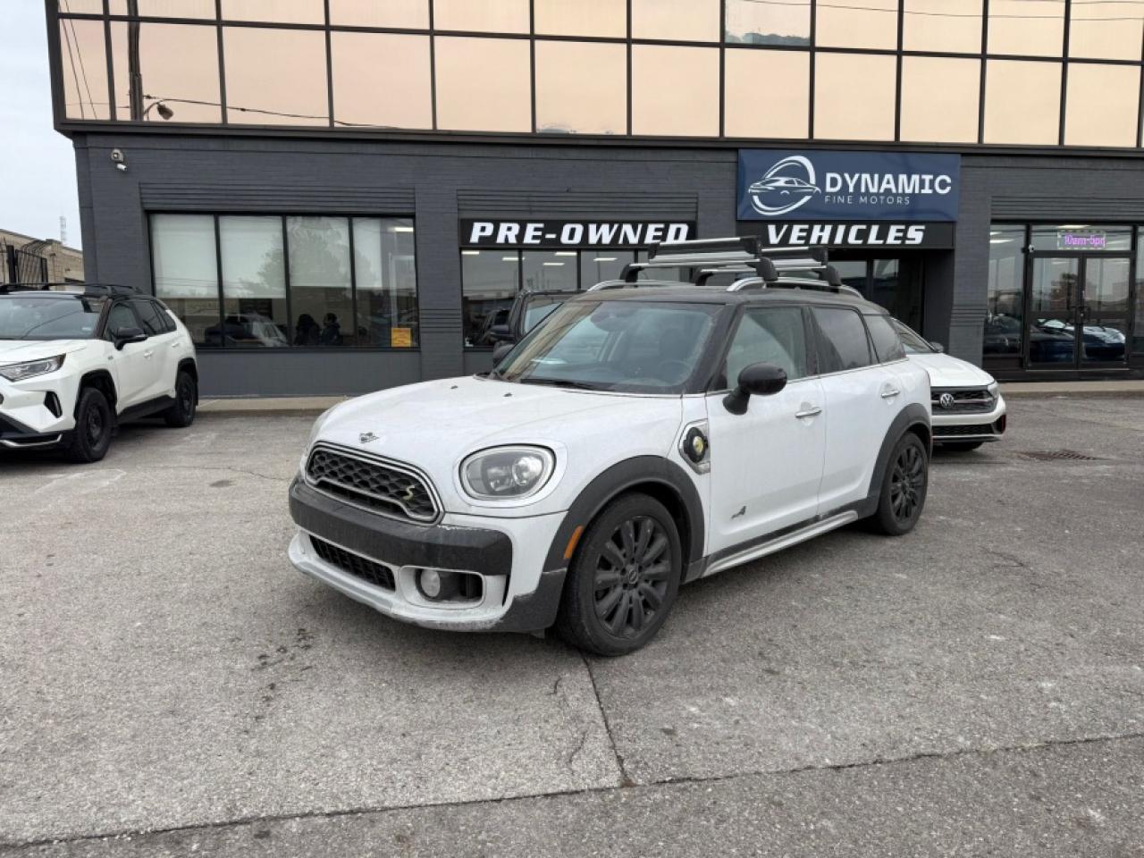 This gorgeous clean carfax 2019 Mini countryman plug-in hybrid Cooper S E comes fully loaded with harmon/kardon stereo system, heads up display, AWD, winter tires, sunroof, moonroof, navigation, rear camera, automatic memory heated leather seats, and so much more!!<br><br>Tax and Licensing Fees are EXTRA!<br>This vehicle can be certified for an additional $799.  <br>If not Certified, then as per OMVIC Regulations the vehicle is deemed un-fit, not drivable and not Certified.<br><br>5161 Steeles Ave W, North York<br>Open Monday-Saturday<br>dynamicfinemotors.ca<br>Call or text 437-561-2890