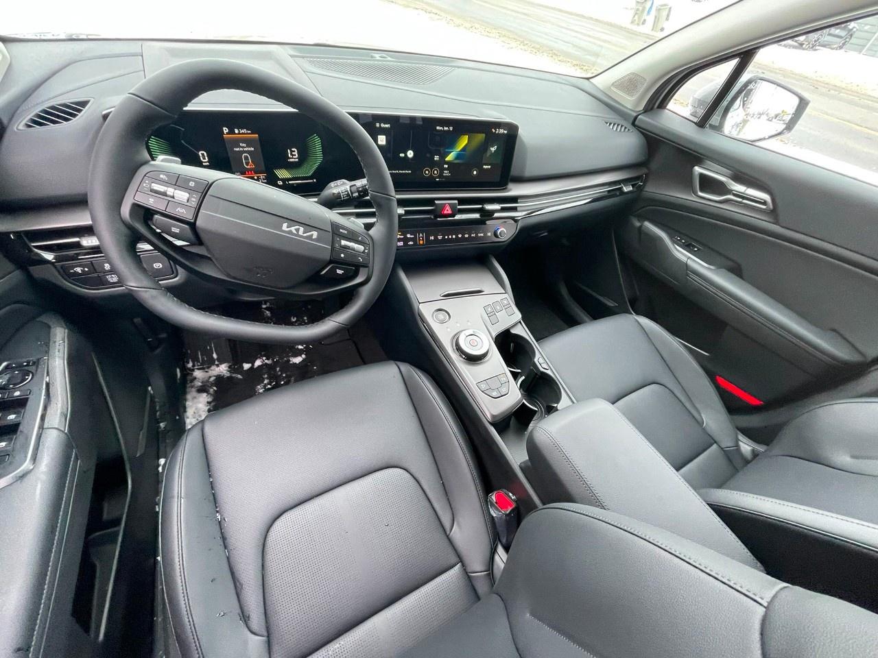 2026 Kia Sportage Hybrid EX AWD Photo3