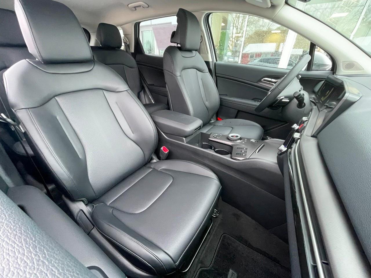 2026 Kia Sportage Hybrid EX AWD Photo4