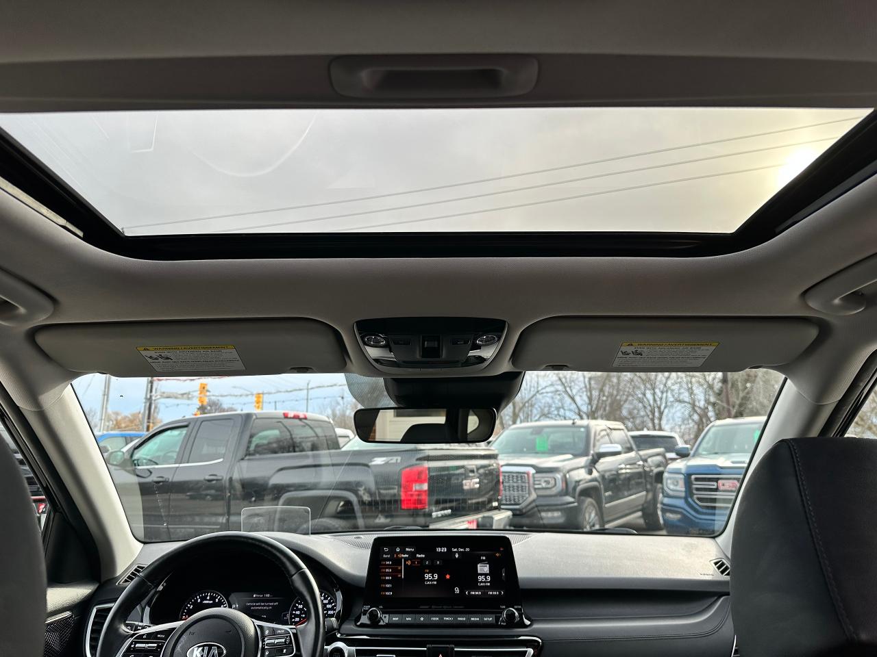 2021 Kia Seltos SX-Turbo AWD HTD/CLD-LTHR Sunroof NAV BackupCam XM Photo