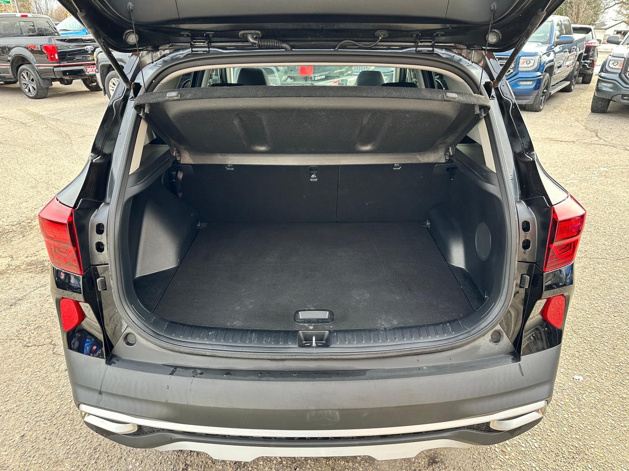 2021 Kia Seltos SX-Turbo AWD HTD/CLD-LTHR Sunroof NAV BackupCam XM Photo