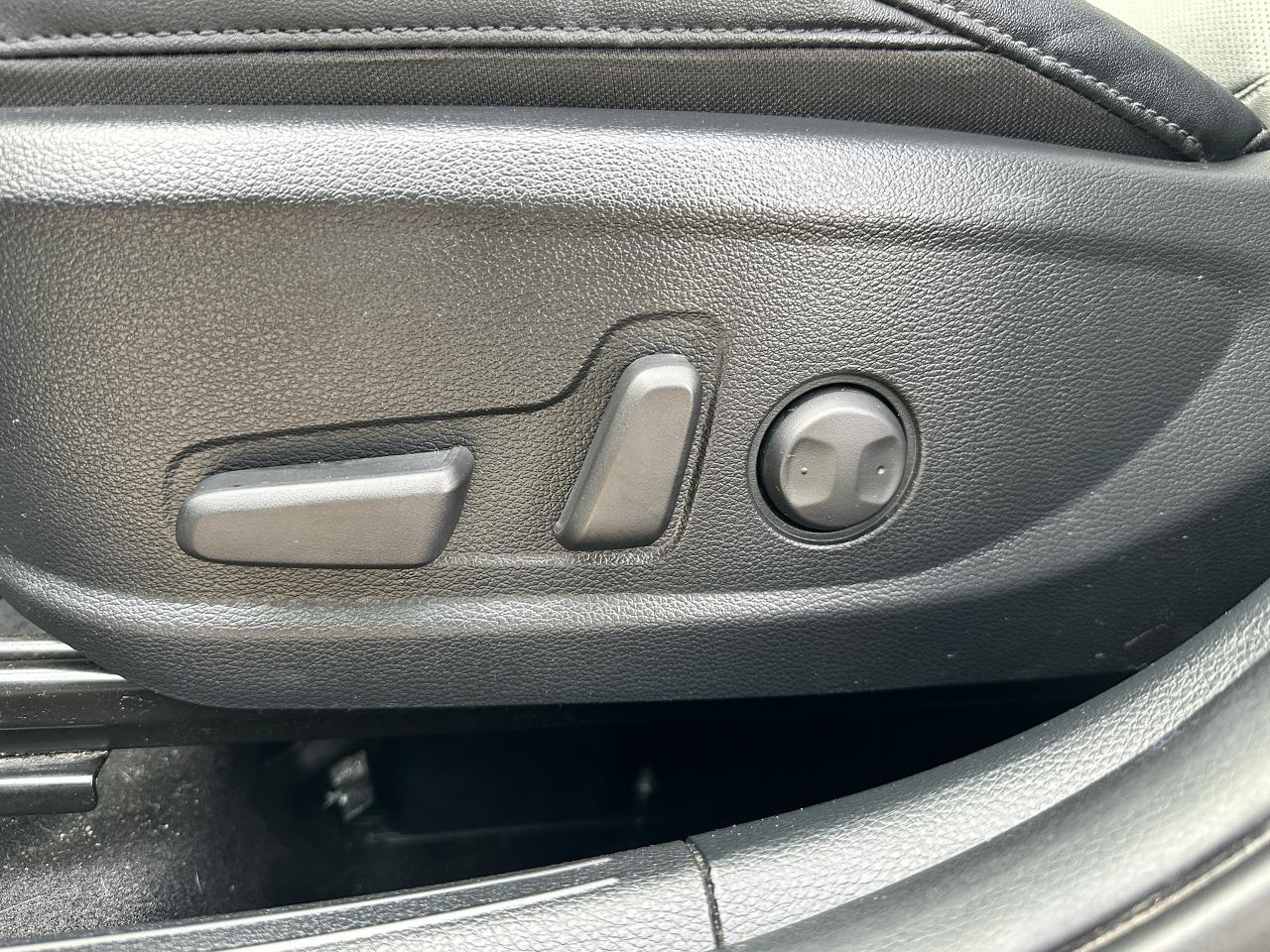 2021 Kia Seltos SX-Turbo AWD HTD/CLD-LTHR Sunroof NAV BackupCam XM Photo