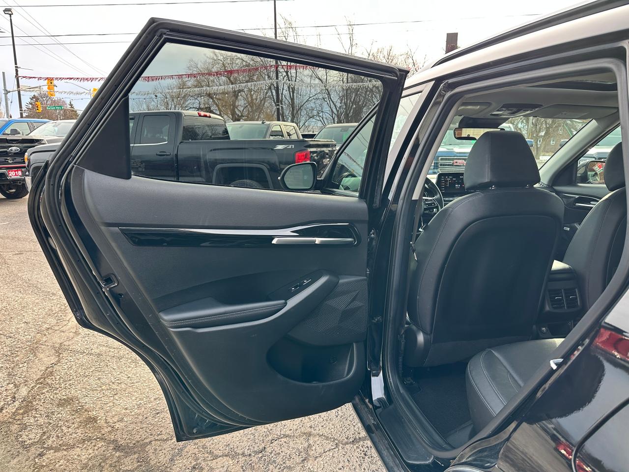 2021 Kia Seltos SX-Turbo AWD HTD/CLD-LTHR Sunroof NAV BackupCam XM Photo