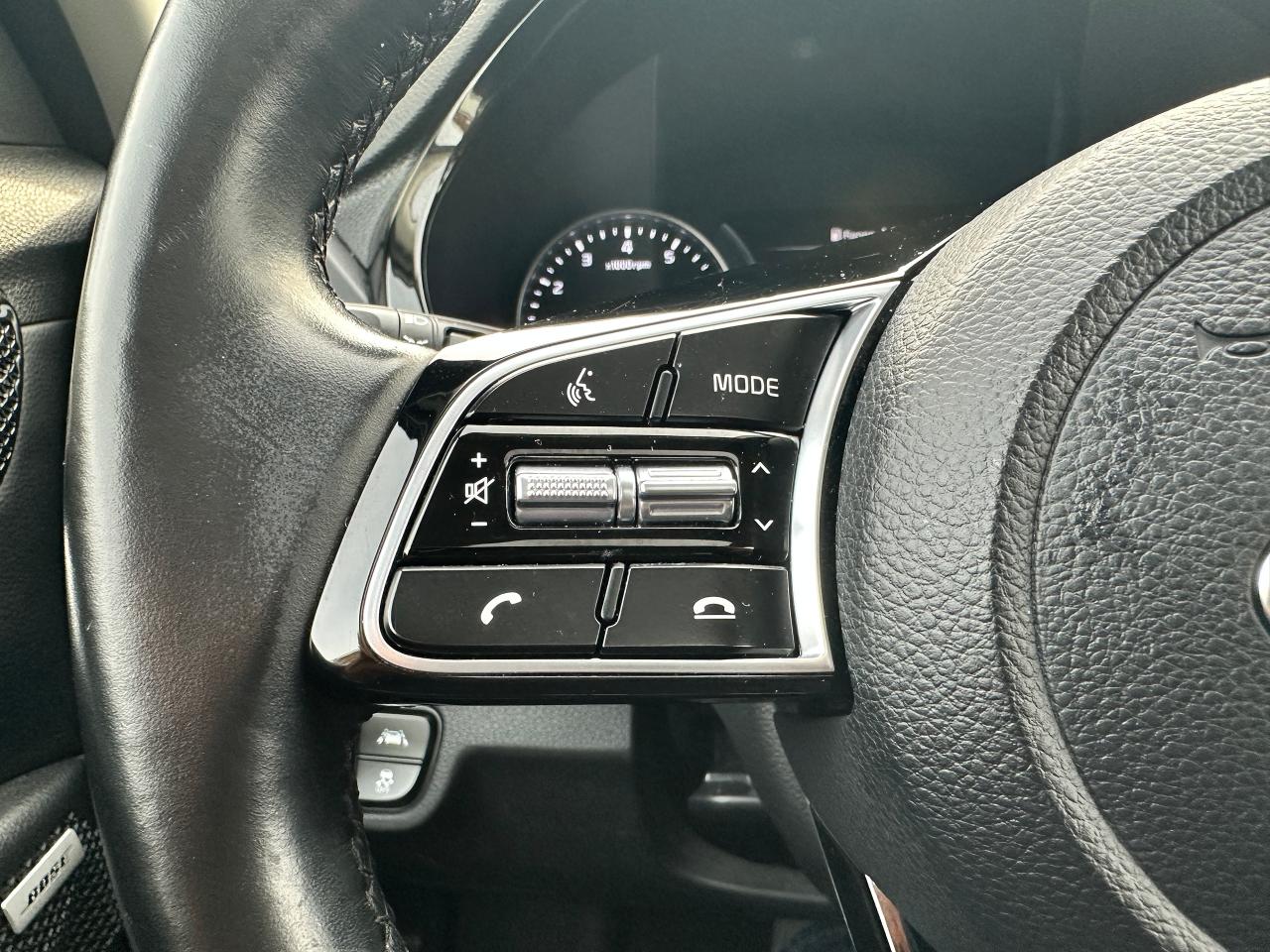 2021 Kia Seltos SX-Turbo AWD HTD/CLD-LTHR Sunroof NAV BackupCam XM Photo