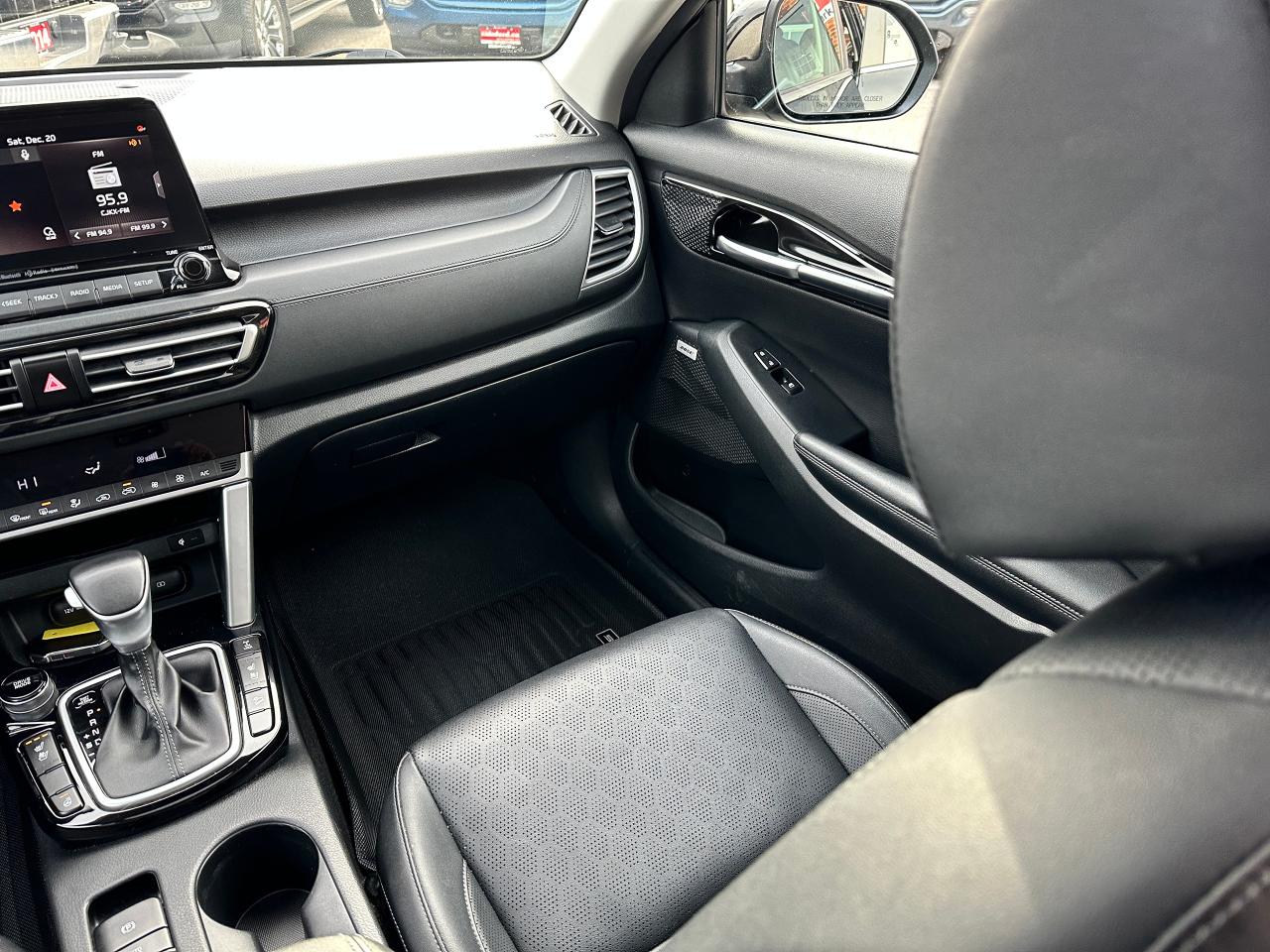 2021 Kia Seltos SX-Turbo AWD HTD/CLD-LTHR Sunroof NAV BackupCam XM Photo