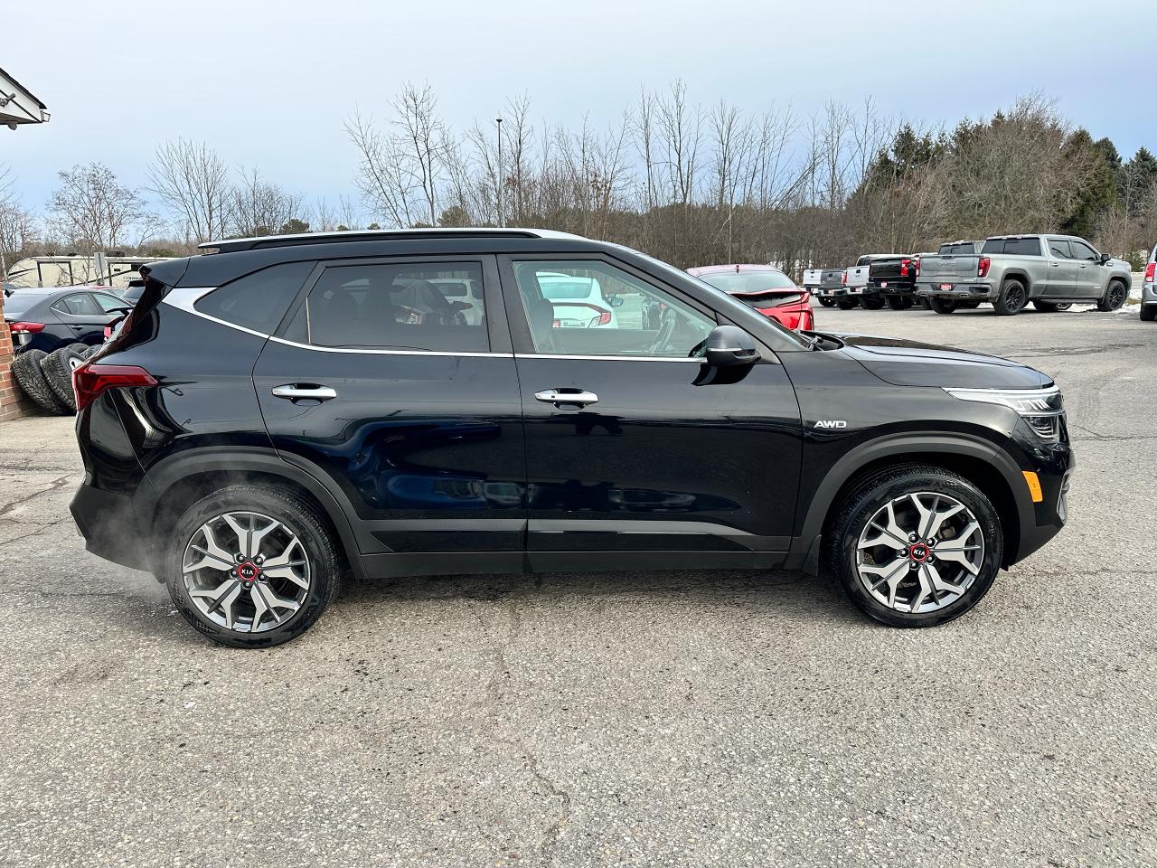 2021 Kia Seltos SX-Turbo AWD HTD/CLD-LTHR Sunroof NAV BackupCam XM Photo4