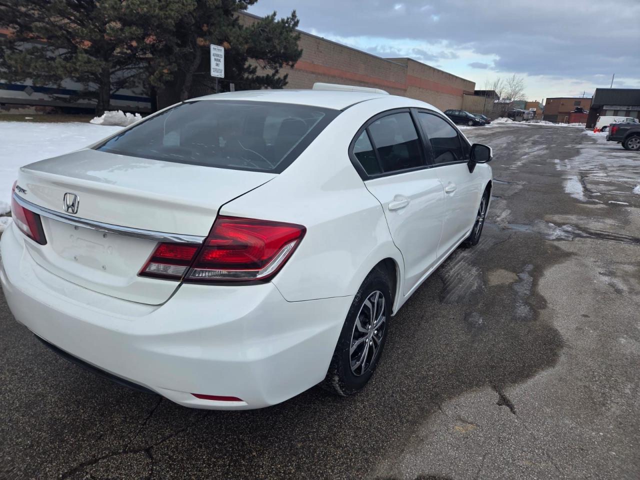 2013 Honda Civic LX Photo3