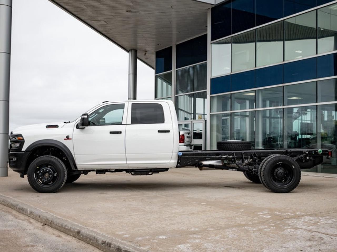 2026 RAM 5500 Chassis Tradesman Photo4