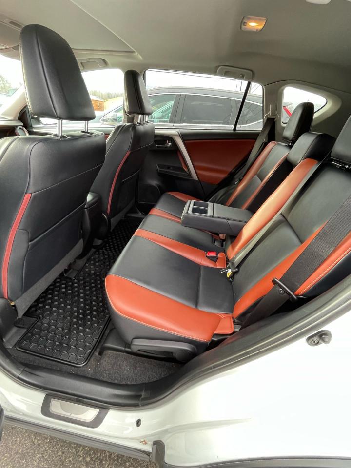 2015 Toyota RAV4 LIMITED  Photo