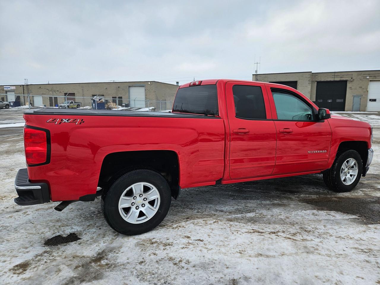 2018 Chevrolet Silverado 1500 LT Photo4