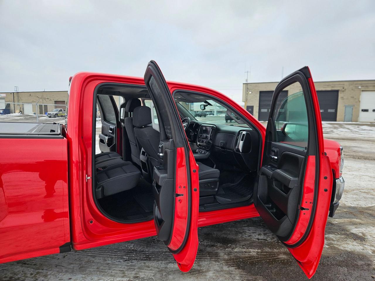 2018 Chevrolet Silverado 1500 LT Photo