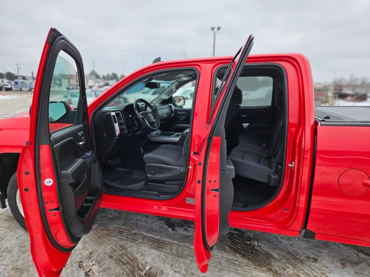 2018 Chevrolet Silverado 1500 LT Photo