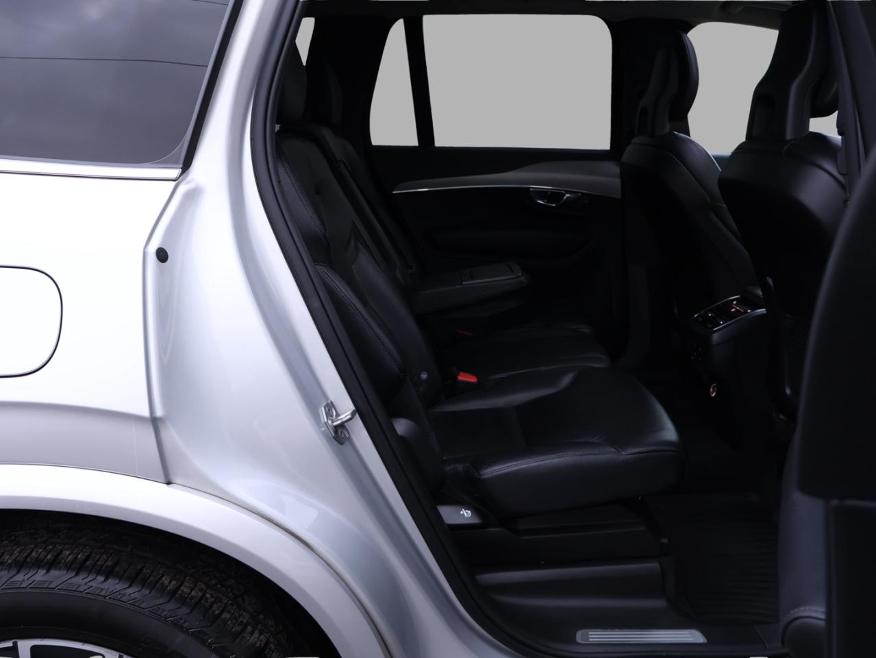 2020 Volvo XC90 T6 MOMENTOUM AWD CERTIFIED *7 SEATS*2nd WINTER* CAMERA NAV BLUETOOTH LEATHER HEATED SEATS PANO ROOF CRUISE ALLOYS Photo