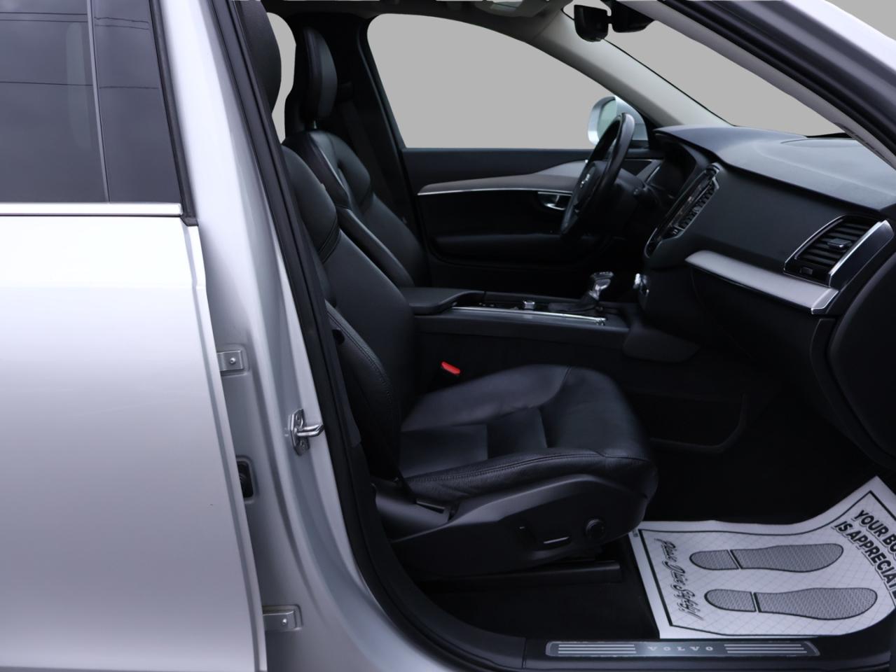 2020 Volvo XC90 T6 MOMENTOUM AWD CERTIFIED *7 SEATS*2nd WINTER* CAMERA NAV BLUETOOTH LEATHER HEATED SEATS PANO ROOF CRUISE ALLOYS Photo