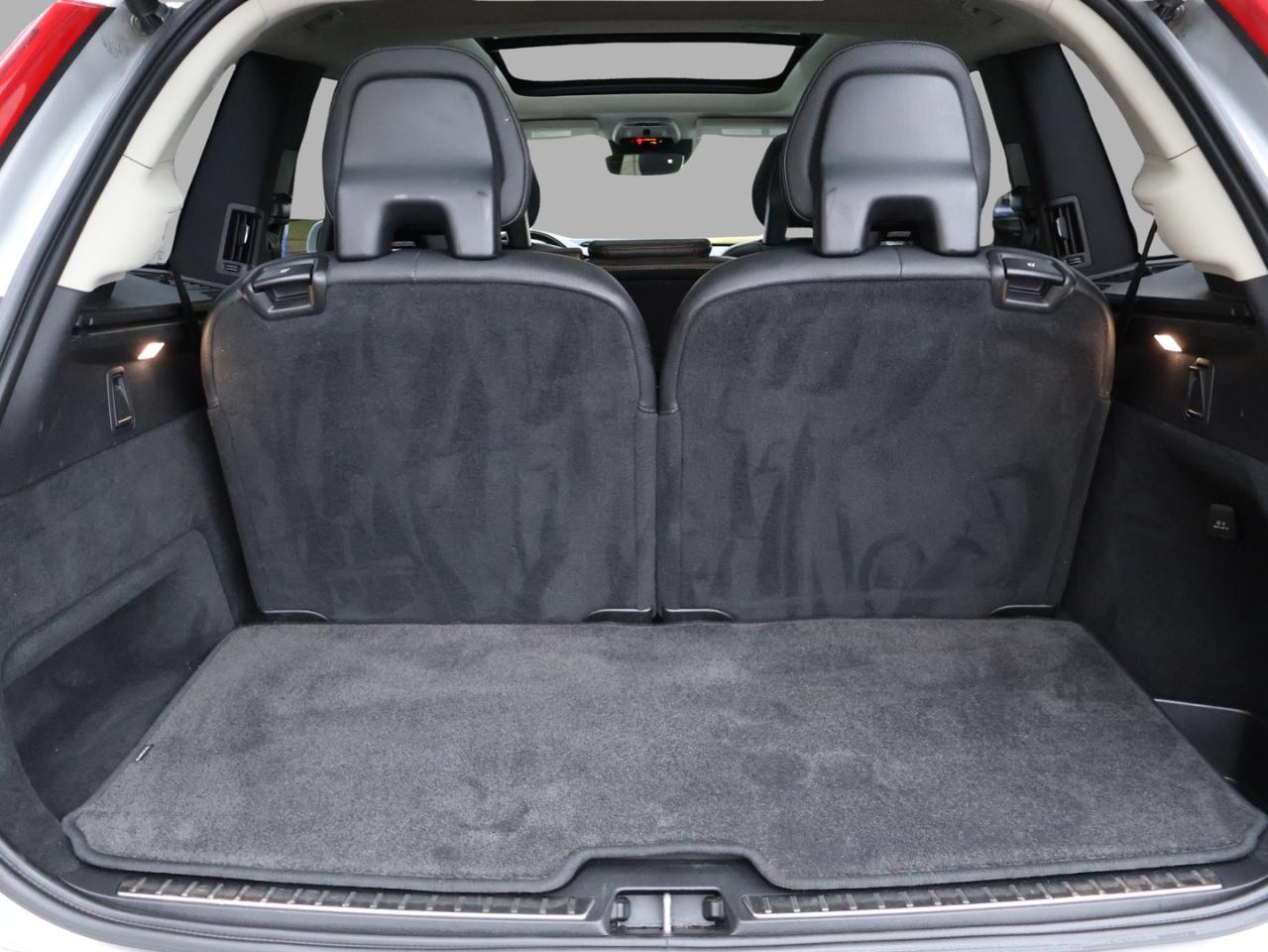 2020 Volvo XC90 T6 MOMENTOUM AWD CERTIFIED *7 SEATS*2nd WINTER* CAMERA NAV BLUETOOTH LEATHER HEATED SEATS PANO ROOF CRUISE ALLOYS Photo