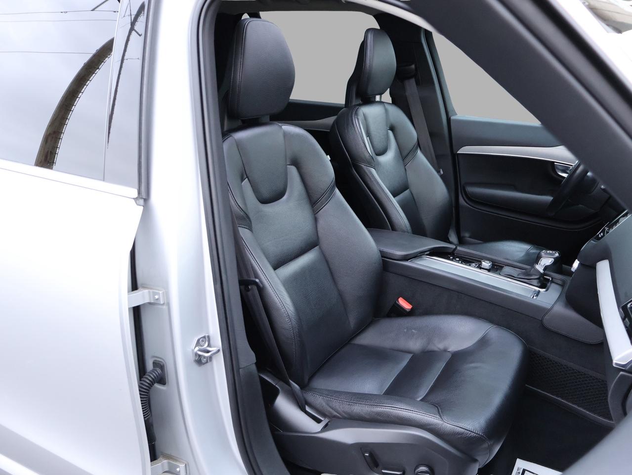 2020 Volvo XC90 T6 MOMENTOUM AWD CERTIFIED *7 SEATS*2nd WINTER* CAMERA NAV BLUETOOTH LEATHER HEATED SEATS PANO ROOF CRUISE ALLOYS Photo
