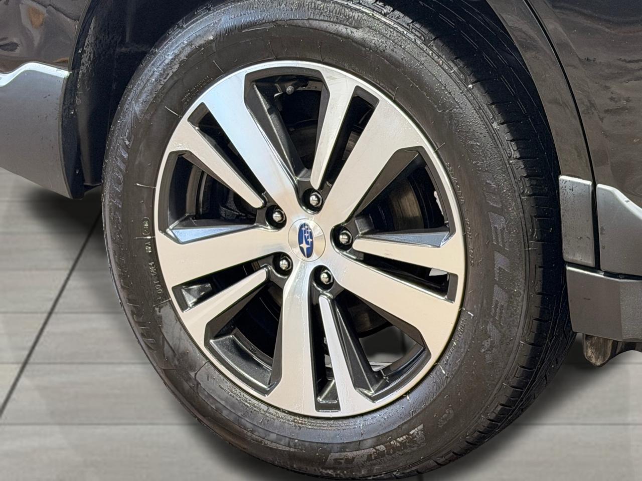 2018 Subaru Outback 3.6R Limited w/EyeSight+Roof+CLEAN CARFAX Photo