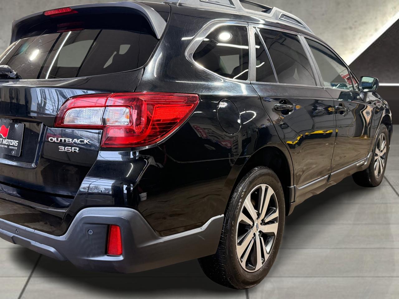 2018 Subaru Outback 3.6R Limited w/EyeSight+Roof+CLEAN CARFAX Photo40