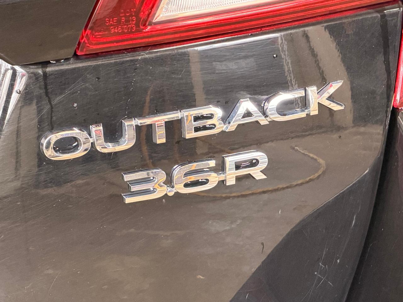 2018 Subaru Outback 3.6R Limited w/EyeSight+Roof+CLEAN CARFAX Photo62