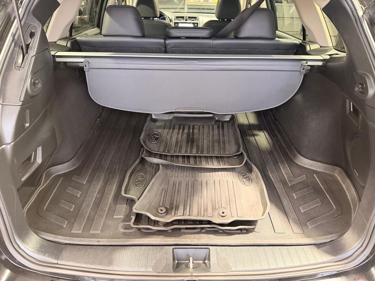 2018 Subaru Outback 3.6R Limited w/EyeSight+Roof+CLEAN CARFAX Photo