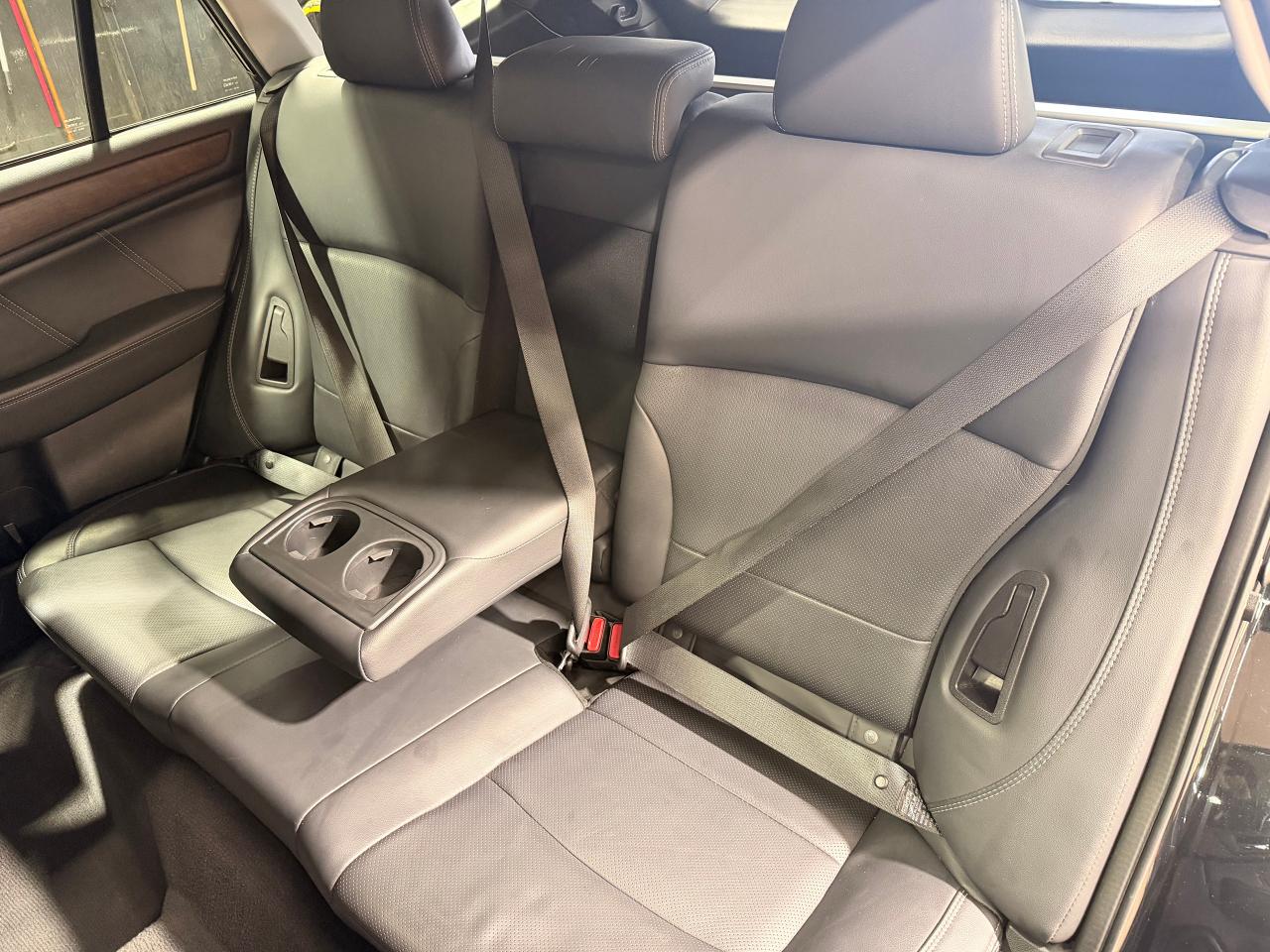 2018 Subaru Outback 3.6R Limited w/EyeSight+Roof+CLEAN CARFAX Photo