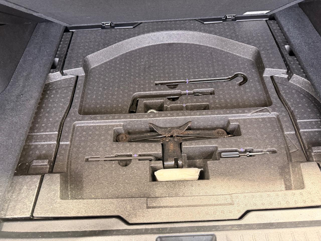 2018 Subaru Outback 3.6R Limited w/EyeSight+Roof+CLEAN CARFAX Photo