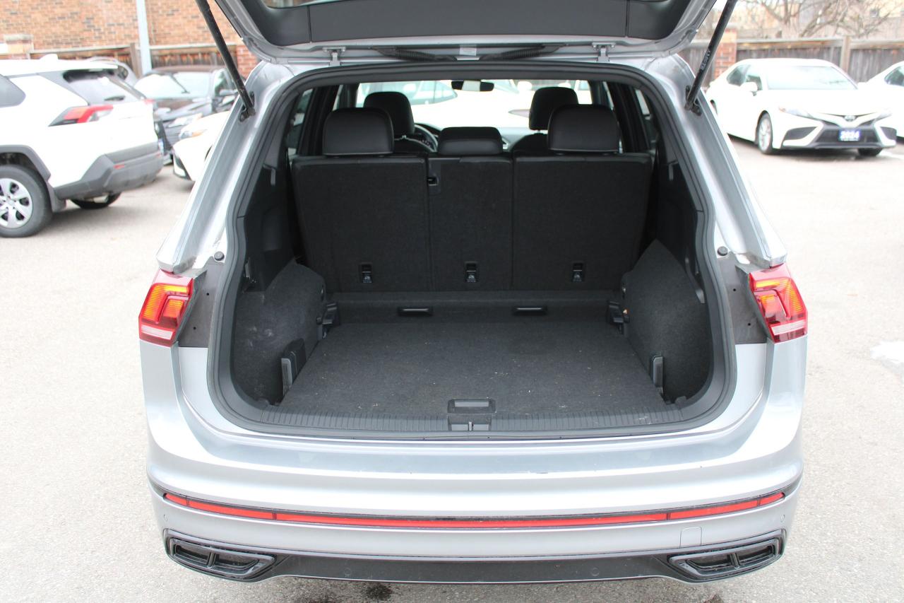 2023 Volkswagen Tiguan Comfortline R-Line Black Edition Photo