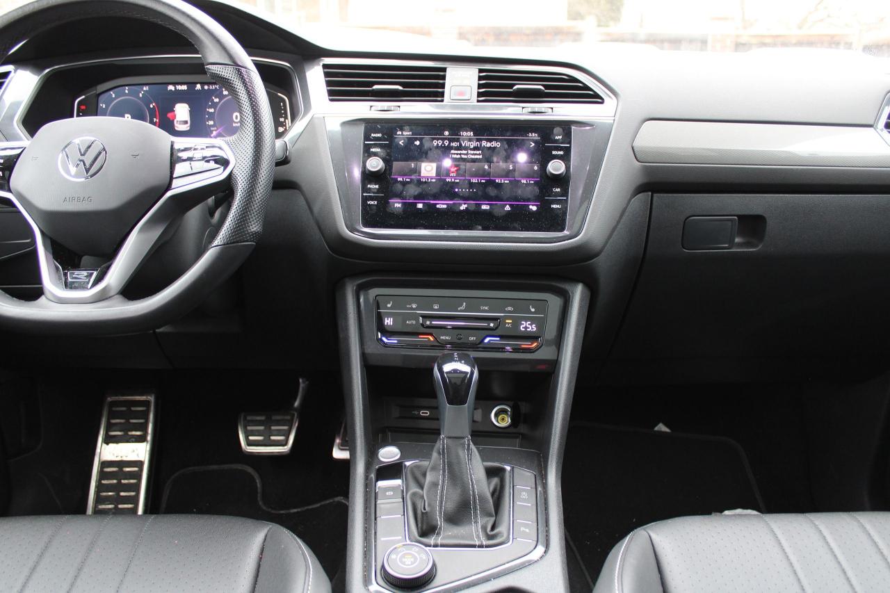 2023 Volkswagen Tiguan Comfortline R-Line Black Edition Photo