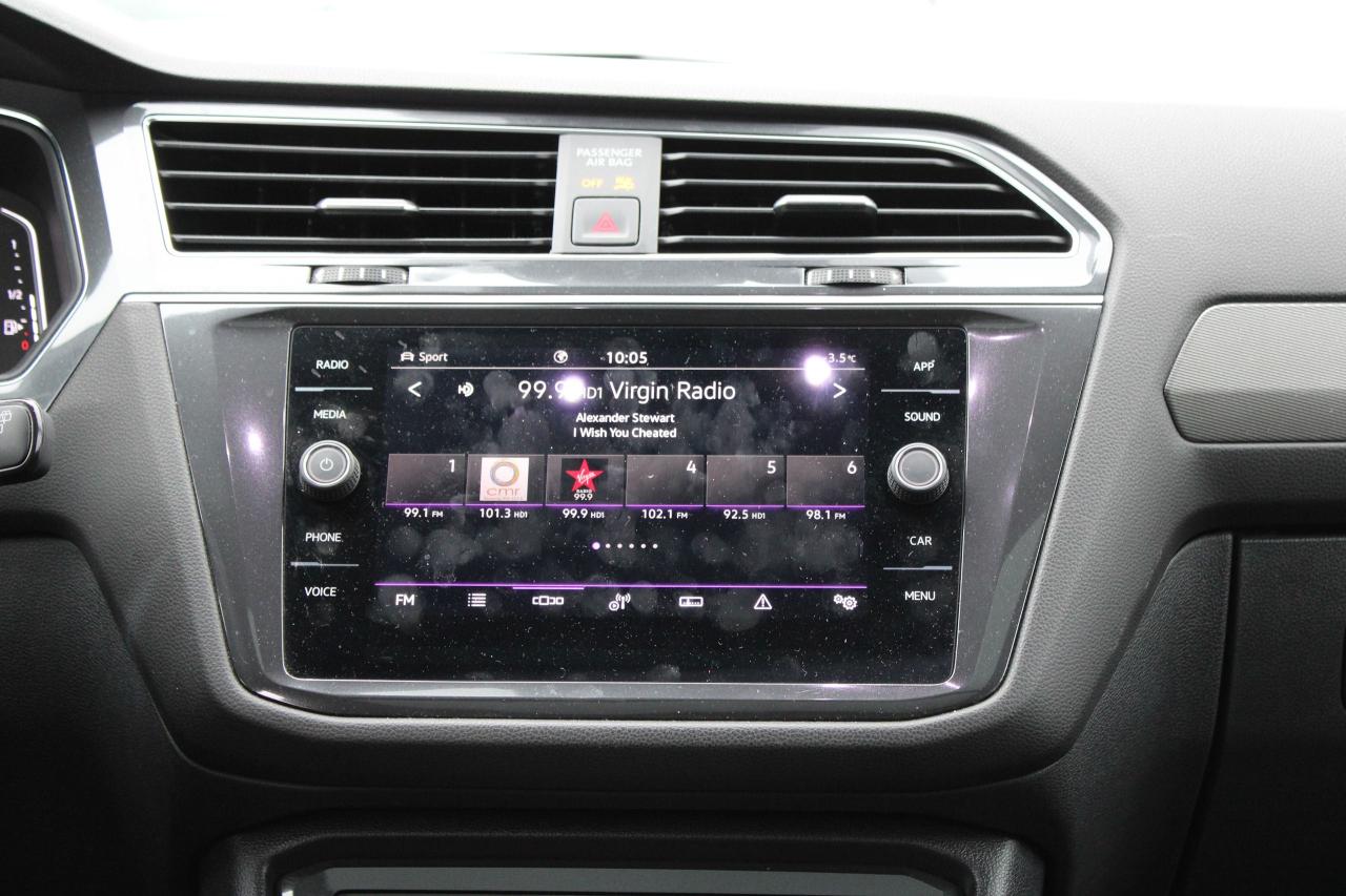 2023 Volkswagen Tiguan Comfortline R-Line Black Edition Photo