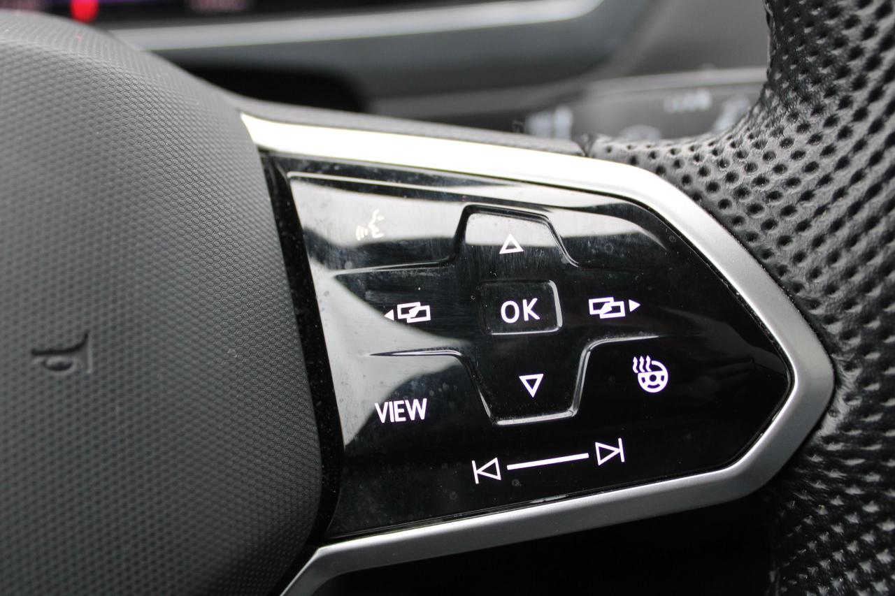 2023 Volkswagen Tiguan Comfortline R-Line Black Edition Photo