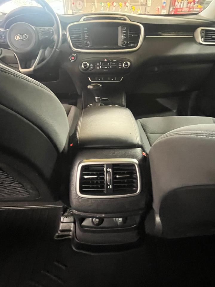2017 Kia Sorento AWD 4dr LX Turbo Photo