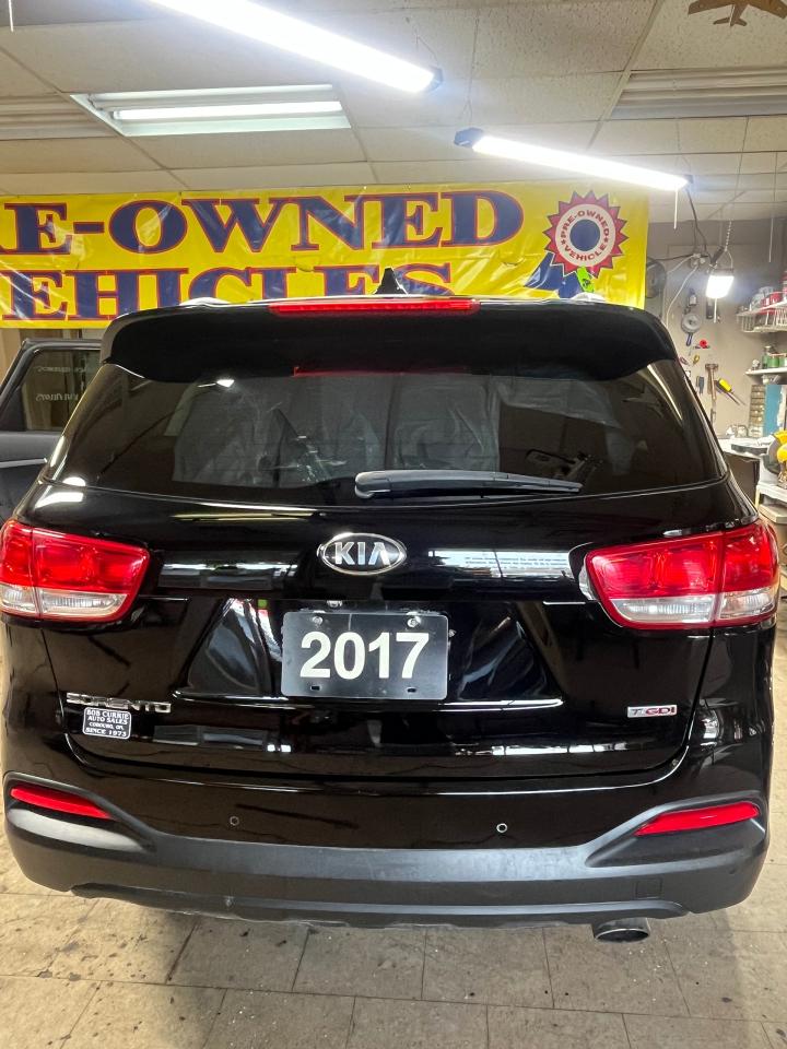 2017 Kia Sorento AWD 4dr LX Turbo Photo