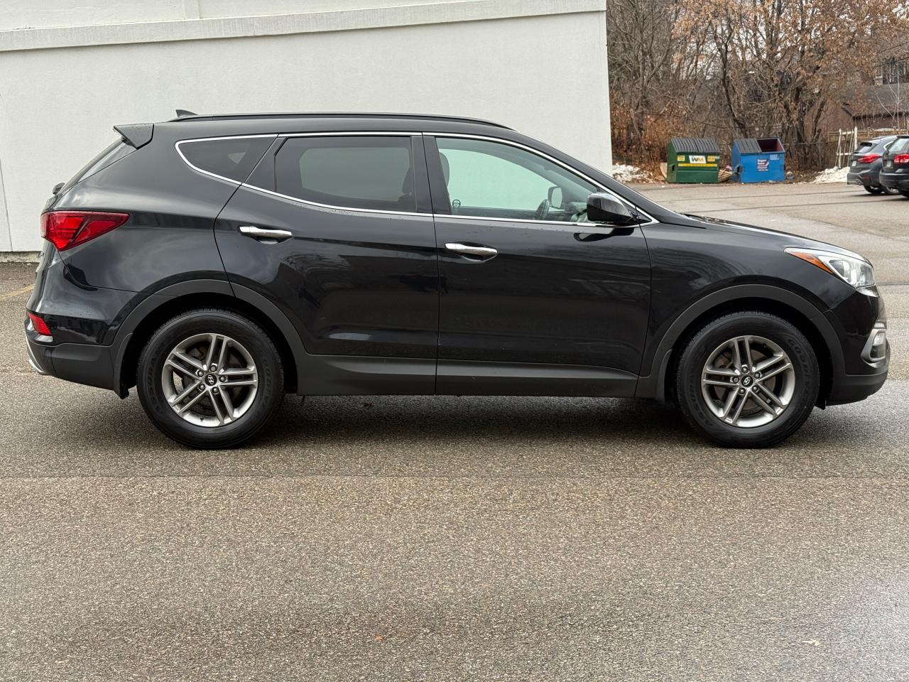 2017 Hyundai Santa Fe Sport  Photo3