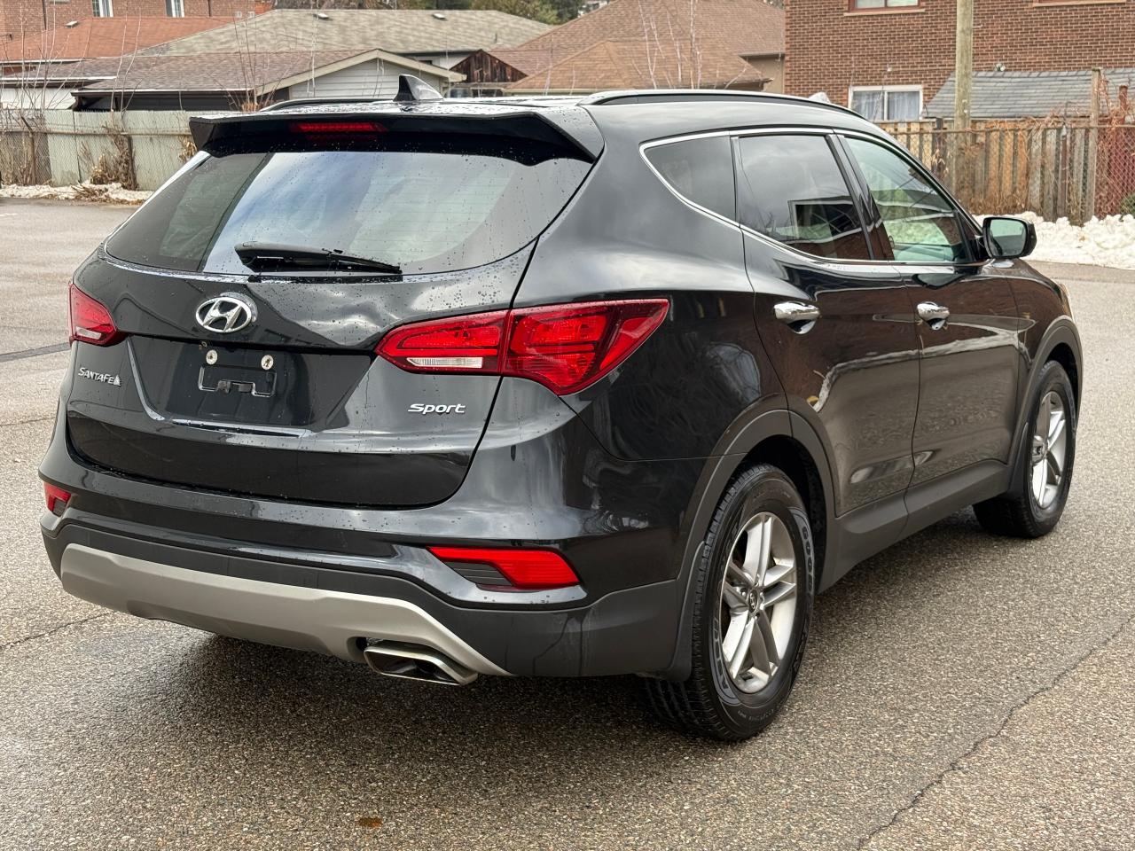 2017 Hyundai Santa Fe Sport  Photo4