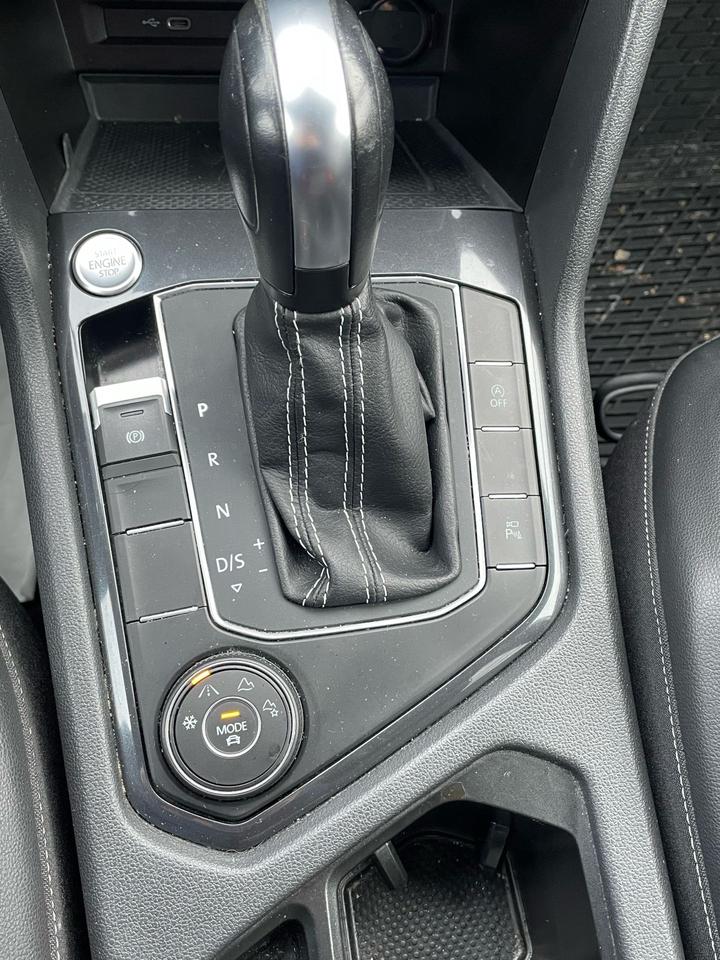 2021 Volkswagen Tiguan Highline Photo