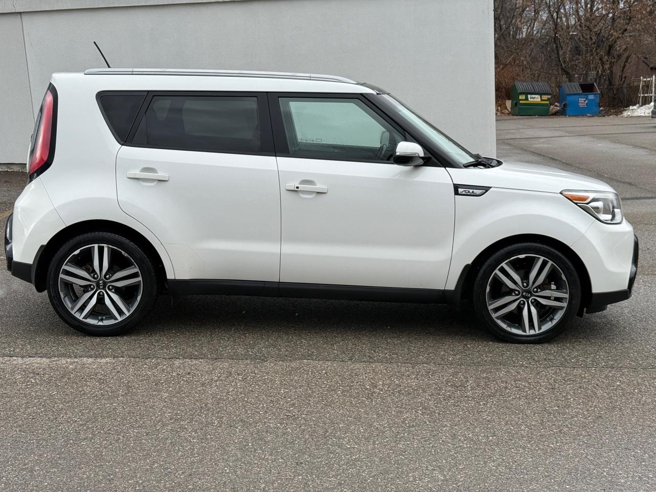 2015 Kia Soul SX Photo3
