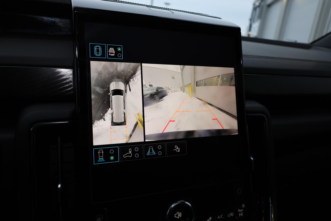 2025 GMC Yukon XL AT4 6.2L V8 - PANOROOF|CAMERA|BLINDSPOT|BOSE Photo