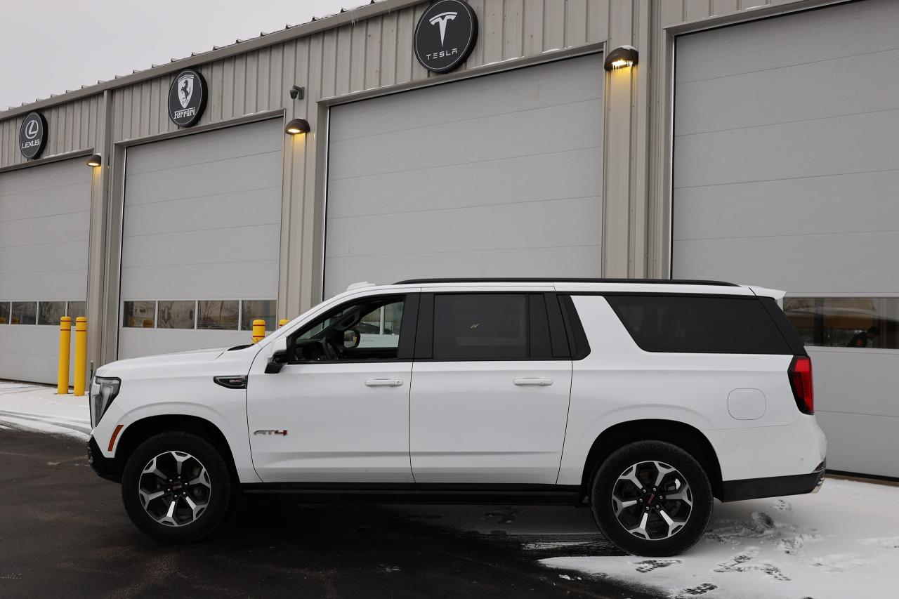 2025 GMC Yukon XL AT4 6.2L V8 - PANOROOF|CAMERA|BLINDSPOT|BOSE Photo2