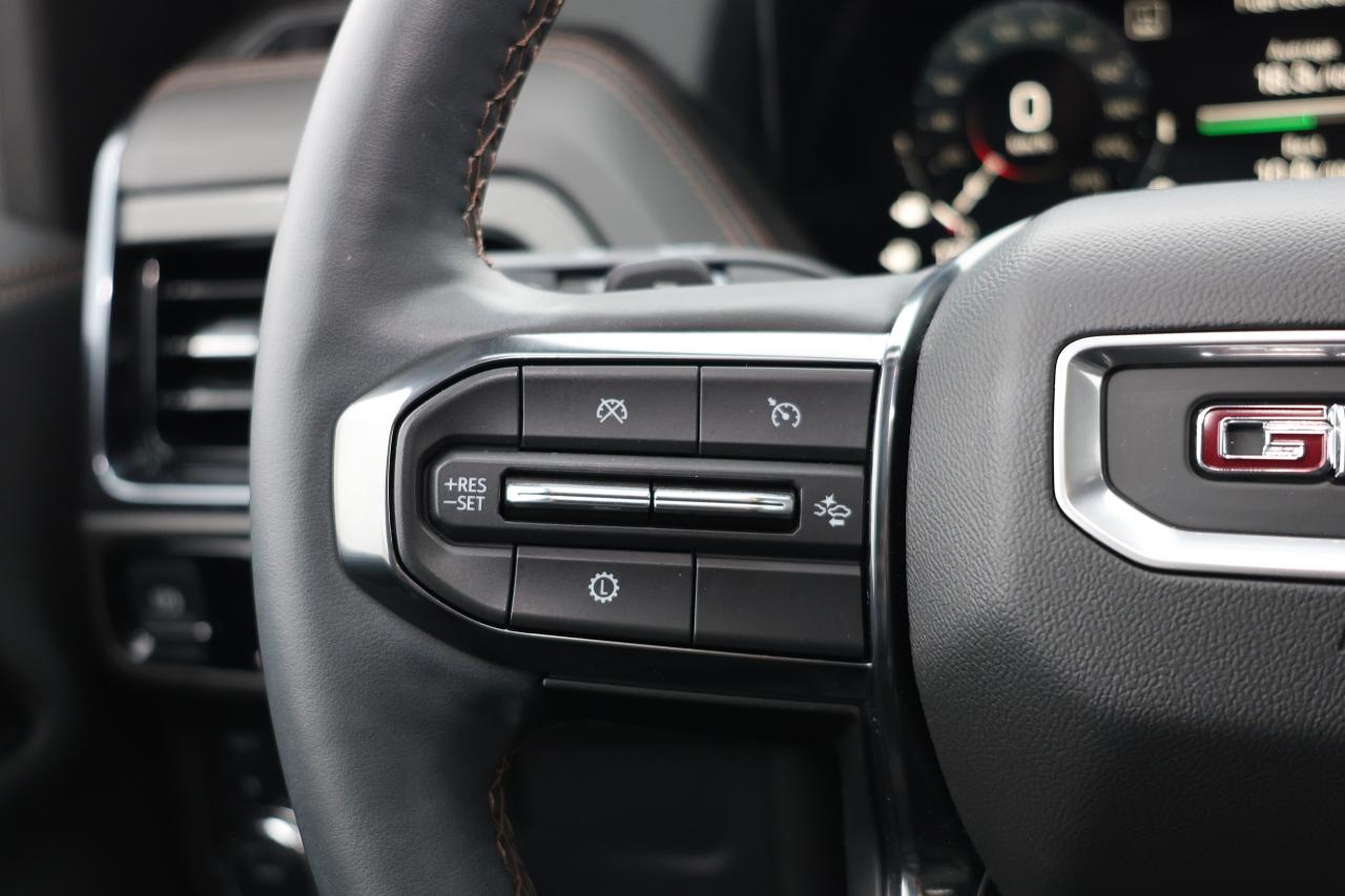 2025 GMC Yukon XL AT4 6.2L V8 - PANOROOF|CAMERA|BLINDSPOT|BOSE Photo