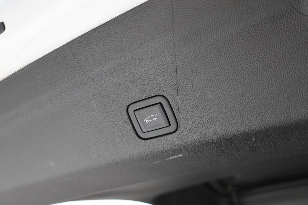 2025 GMC Yukon XL AT4 6.2L V8 - PANOROOF|CAMERA|BLINDSPOT|BOSE Photo