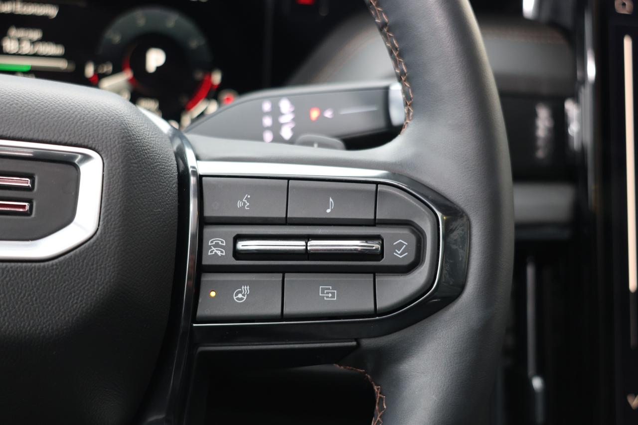 2025 GMC Yukon XL AT4 6.2L V8 - PANOROOF|CAMERA|BLINDSPOT|BOSE Photo